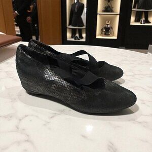 ROCKPORT Women's Black Leather Kitten Heel Wedges Size 8